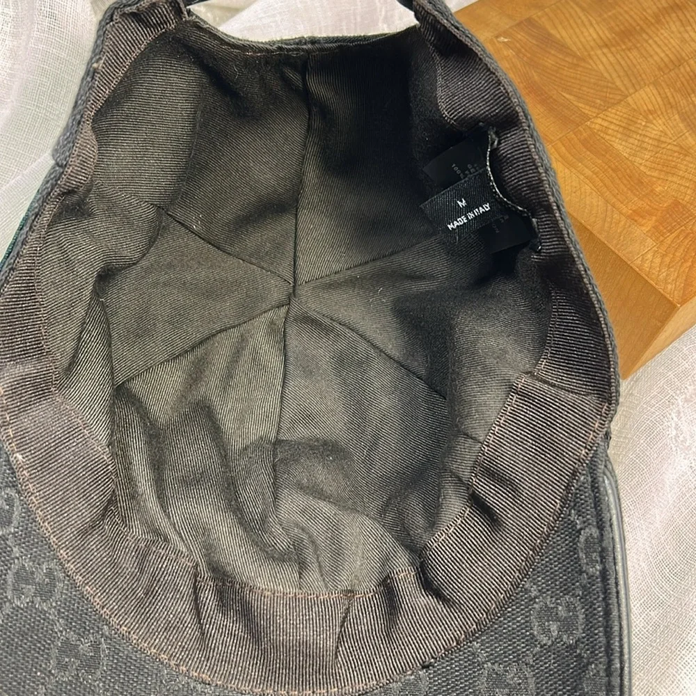 Gucci Authentic canvas leather double lined Baseball cap with bee embroidery
